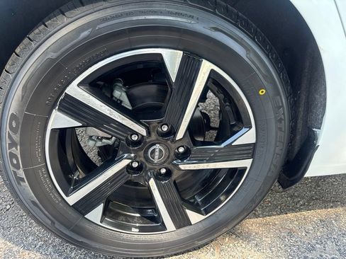 Used 2025 Nissan Sentra SV FWD image 37