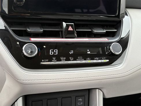 Used 2023 Toyota Corolla Cross LE image 20