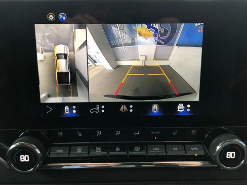 Used 2025 Chevrolet Colorado Z71 w/ Technology Package image 26