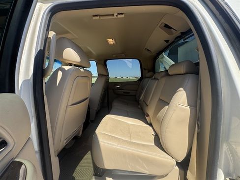 Used 2013 Cadillac Escalade EXT AWD/4WD image 8