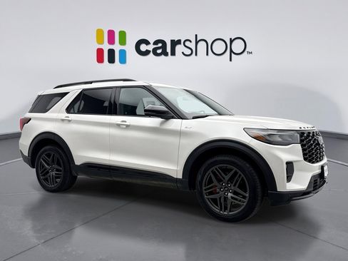 Used 2025 Ford Explorer ST-Line w/ ST-Line Street Pack image 7