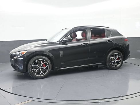 Used 2020 Alfa Romeo Stelvio Ti Sport w/ Quick Order Package 22S Sport AWD/4WD image 2