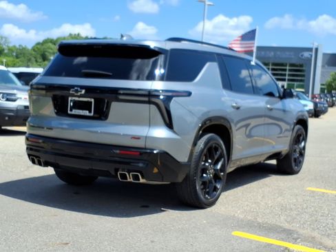 Used 2024 Chevrolet Traverse RS AWD/4WD image 7