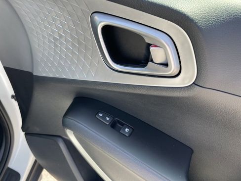 Used 2025 Kia Soul LX w/ LX Technology Package image 30