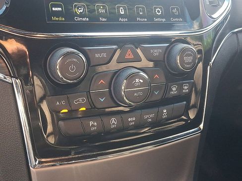 Certified 2021 Jeep Grand Cherokee Limited w/ Premium Lighting Group AWD/4WD image 25