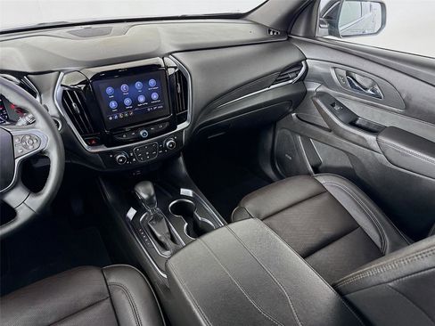 Used 2023 Chevrolet Traverse High Country image 25