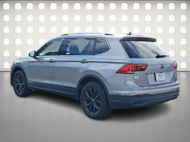 Used 2024 Volkswagen Tiguan SE AWD/4WD image 4