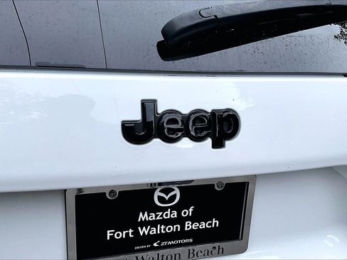 Used 2023 Jeep Cherokee Altitude Lux AWD/4WD image 27