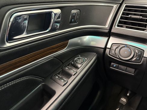 Used 2016 Ford Explorer Limited image 17