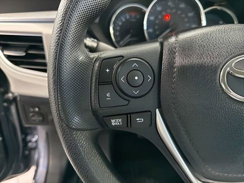 Used 2016 Toyota Corolla LE image 16