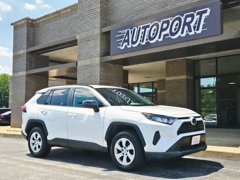 Used 2021 Toyota RAV4 LE AWD/4WD image 1