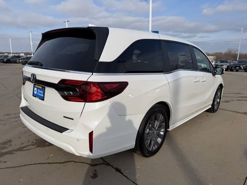 Certified 2025 Honda Odyssey Touring image 7