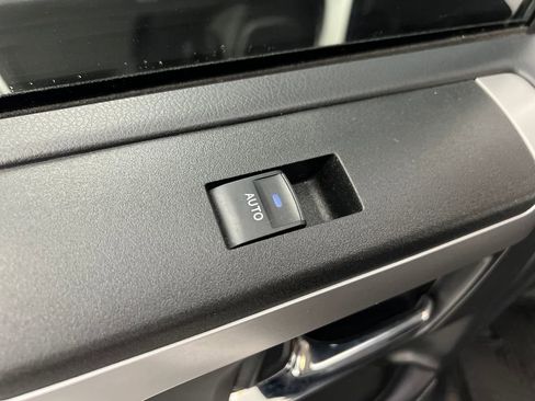 Used 2021 Toyota 4Runner SR5 Premium image 17