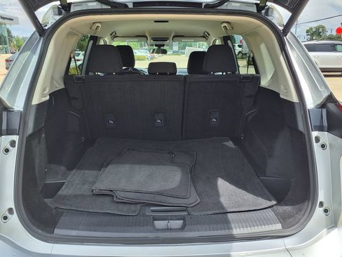 Used 2025 Nissan Rogue SV FWD image 11