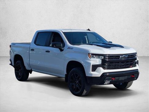 Used 2025 Chevrolet Silverado 1500 LT Trail Boss AWD/4WD image 3