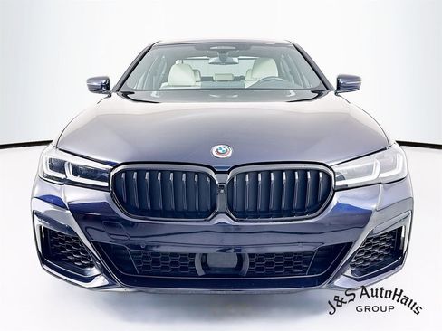 Used 2023 BMW M550i xDrive w/ Executive Package image 2