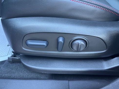 Used 2023 Chevrolet Equinox RS image 20