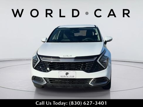 Used 2024 Kia Sportage EX FWD image 2