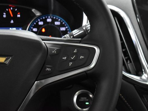 Used 2023 Chevrolet Equinox Premier image 11