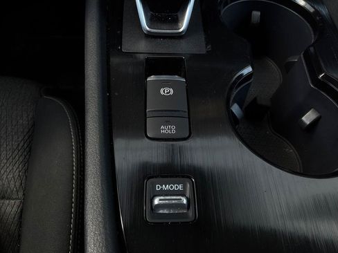 Used 2025 Nissan Rogue SV FWD image 22