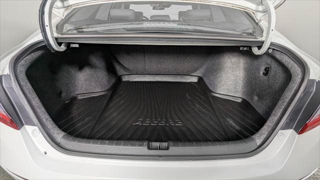 Used 2018 Honda Accord EX image 18