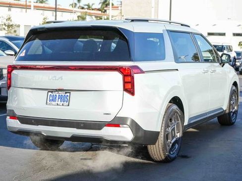 New 2026 Kia Carnival EX FWD image 7