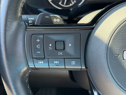 Certified 2023 Nissan Pathfinder SV w/ Black Appearance Package FWD image 13