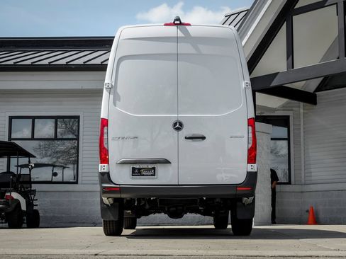 Used 2026 Mercedes-Benz Sprinter 2500 image 8