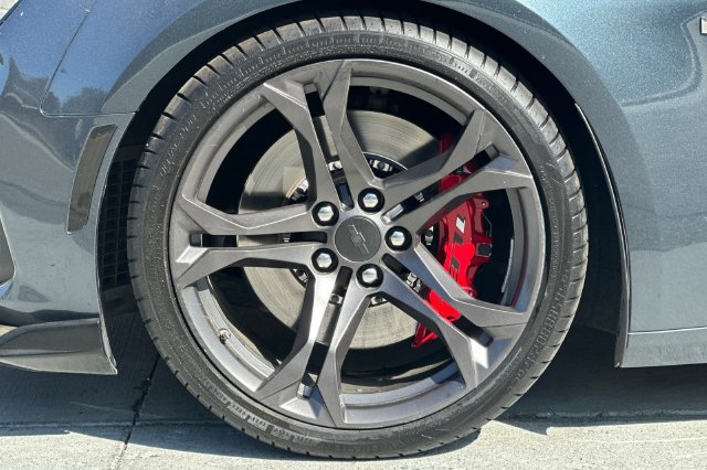 Used 2019 Chevrolet Camaro SS RWD image 31