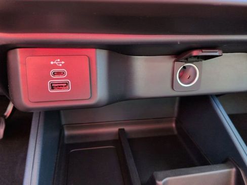 New 2025 Ford Maverick XL image 23