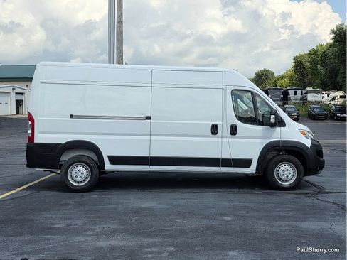 Used 2025 RAM ProMaster 2500 w/ Convenience Group FWD image 2
