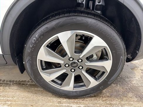 Used 2024 Ford Escape Platinum w/ Premium Technology Package image 8