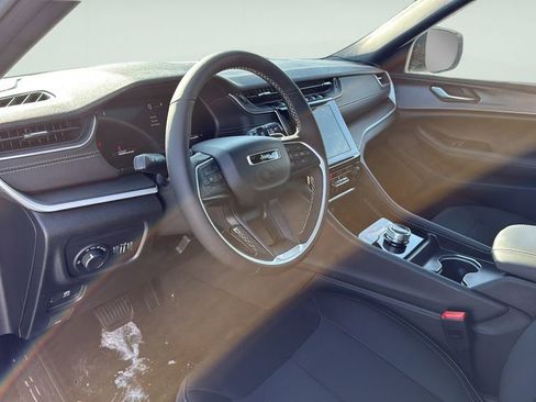 New 2026 Jeep Grand Cherokee Laredo image 23