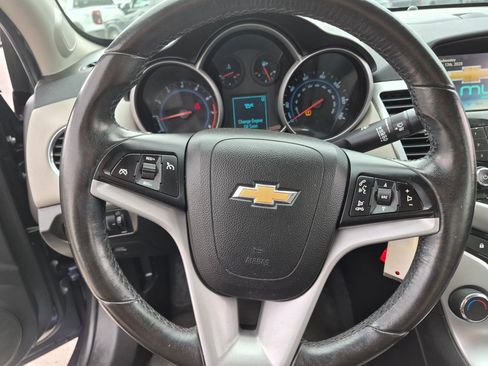 Used 2014 Chevrolet Cruze LT FWD image 17