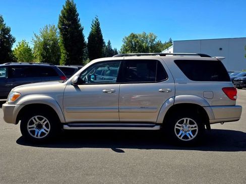 Used 2007 Toyota Sequoia SR5 AWD/4WD image 4