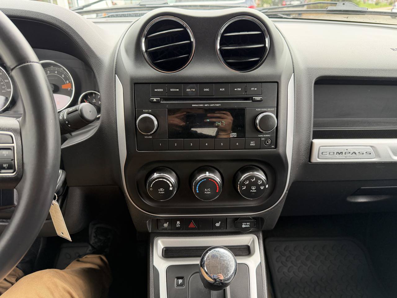 Used 2014 Jeep Compass Latitude w/ All Weather Capability Group AWD/4WD image 29