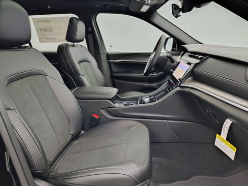 New 2026 Jeep Grand Cherokee L 4WD image 24