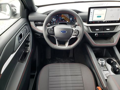 New 2026 Ford Explorer ST-Line w/ ST-Line Street Pack image 9