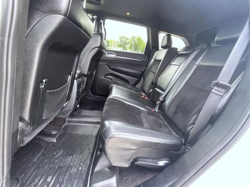 Used 2018 Jeep Grand Cherokee Altitude AWD/4WD image 21