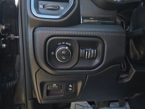 Used 2022 RAM 1500 Limited w/ Off-Road Group AWD/4WD image 13