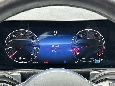 Used 2025 Mercedes-Benz GLB 250 4MATIC image 10