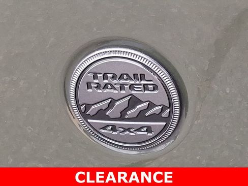 Used 2022 Jeep Gladiator Willys image 33