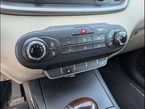 Used 2016 Kia Sorento FWD w/ LX Convenience Package image 11