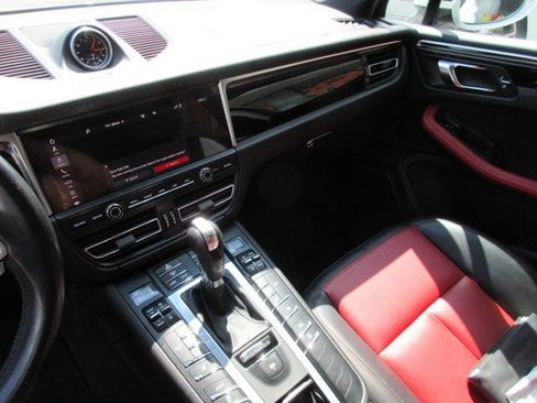Used 2021 Porsche Macan AWD/4WD image 11