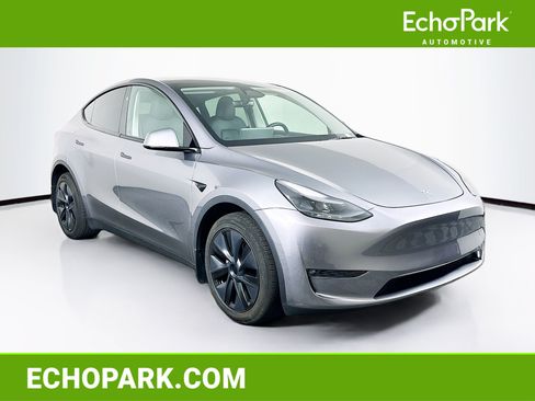 Used 2025 Tesla Model Y Long Range AWD/4WD image 1