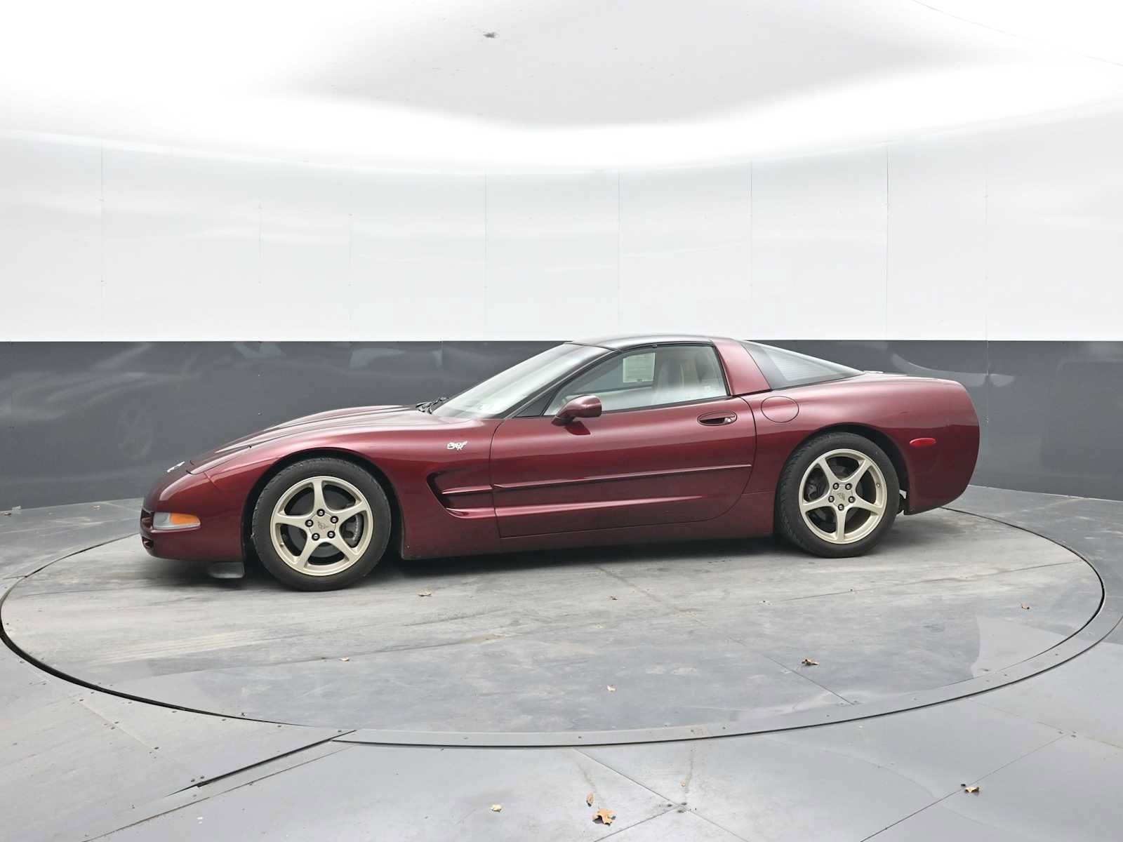 Used 2003 Chevrolet Corvette Coupe w/ Preferred Equipment Group RWD image 4