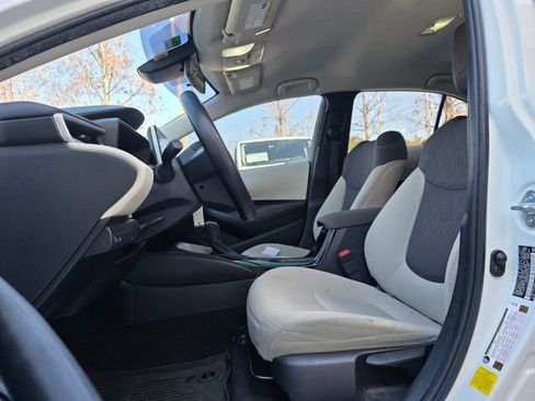 Used 2021 Toyota Corolla LE image 9