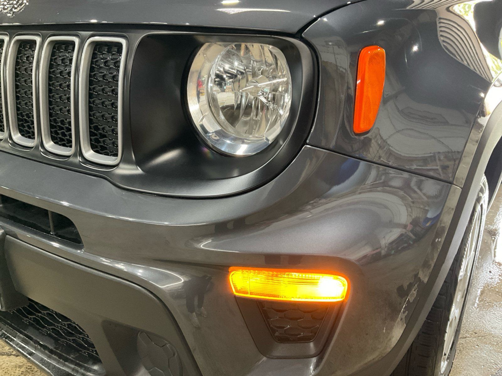 Used 2023 Jeep Renegade Latitude AWD/4WD image 31