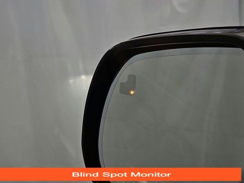 Used 2023 Land Rover Range Rover SE image 13