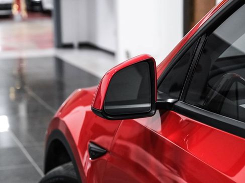 Used 2021 Tesla Model Y Long Range AWD/4WD image 37